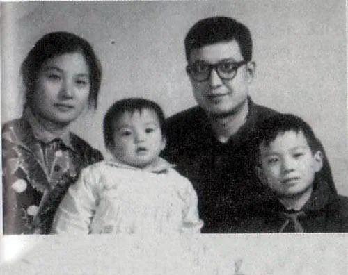 从小燕子爆红嫁入富门转型！赵薇昔日经典角色美出新高度