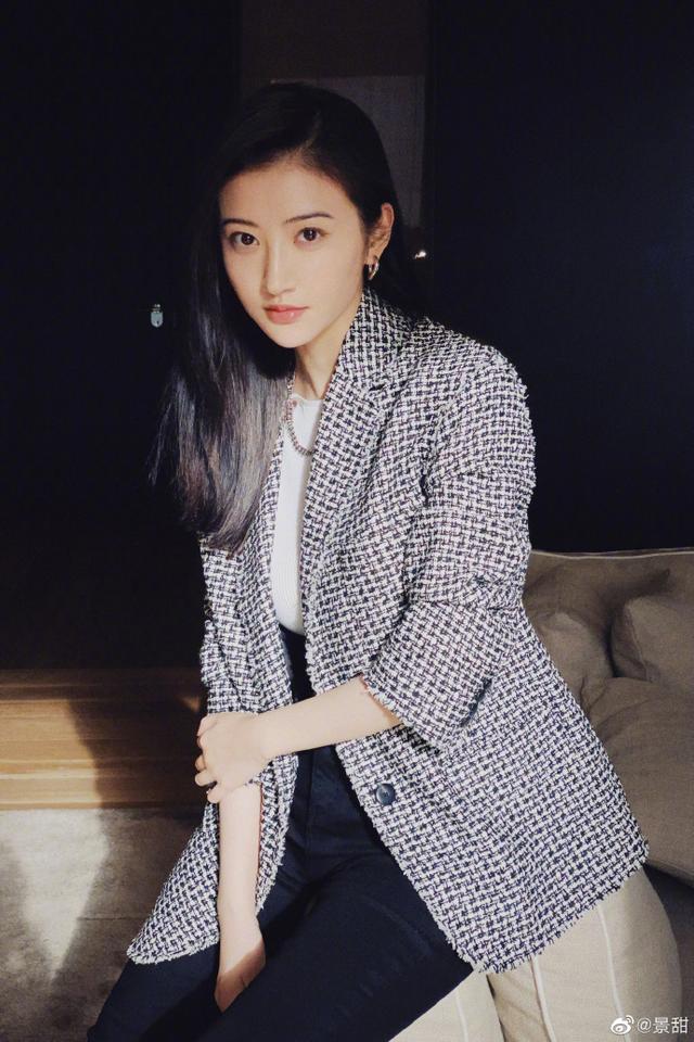 32岁景甜微博晒美照！元气满满少女心十足，豪宅内景却意外曝光