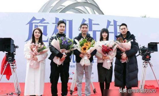 夫妻各忙各的，黄晓明与女主甜蜜逛街，Angelababy复工状态也极佳