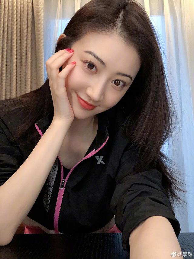 32岁景甜微博晒美照！元气满满少女心十足，豪宅内景却意外曝光