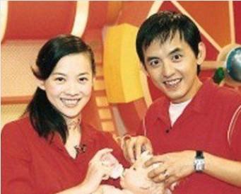 和小S抢男友，与初恋长跑15年，47岁的曾宝仪至今只恋爱不结婚