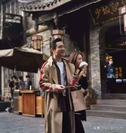 夫妻各忙各的，黄晓明与女主甜蜜逛街，Angelababy复工状态也极佳