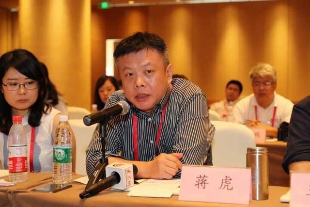 北京卫视一姐春妮，她的老公叫刚强，儿子叫刚好